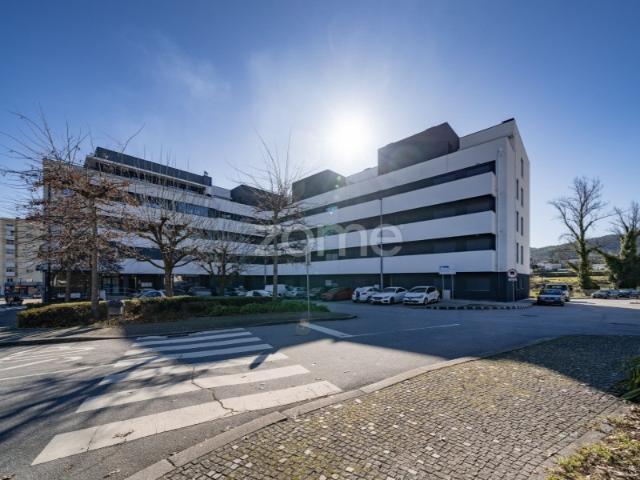 Apartamento T3 NOVO no Centro da Póvoa de Lanhoso!