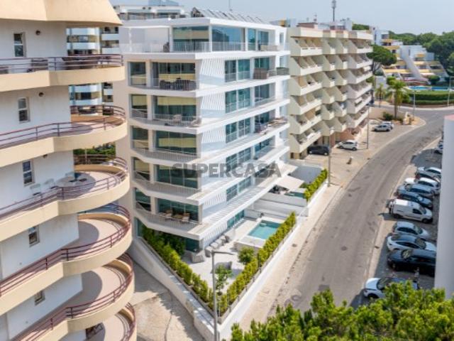 Apartamento T3 novo no centro de Vilamoura, Algarve