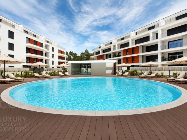 Apartamento T3 Novo no Seixal | 161 m² | 3 Estacionamentos |. 161m² Amora