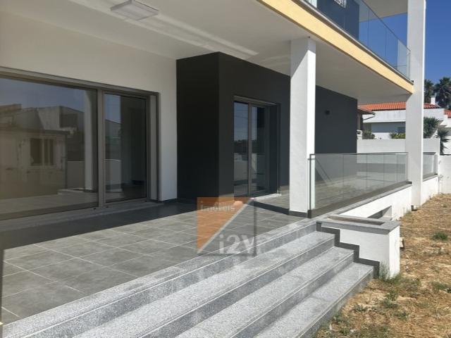 Apartamento T3 Novo nos Parceiros Leiria