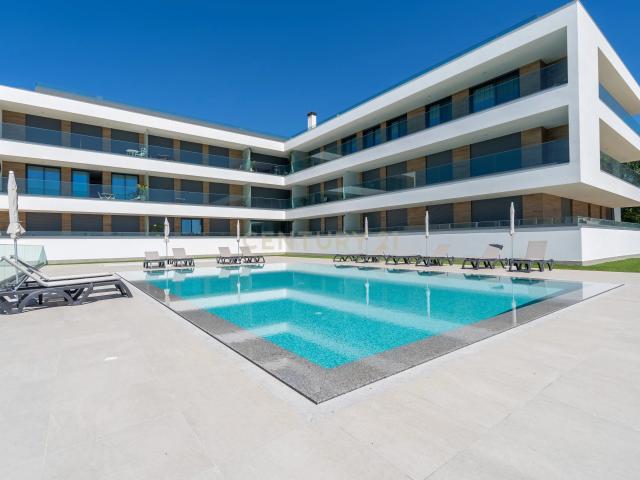 Apartamento T3 Novo a Estrear, Piscina, Estacionamento Privativo, no Centro de Albufeira – Correeira