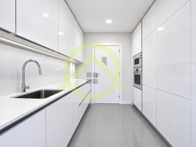 Apartamento T3 NOVO c/ Garagem