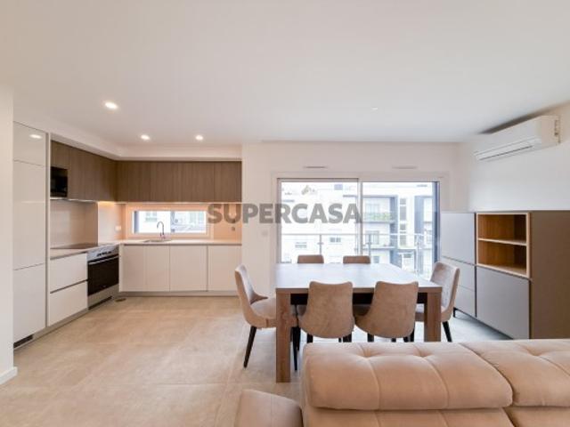 Apartamento T3 Novo c/ Elevador, Garagem e Varanda Constância