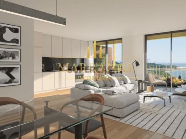 Apartamento T3 Novo C/ Varanda