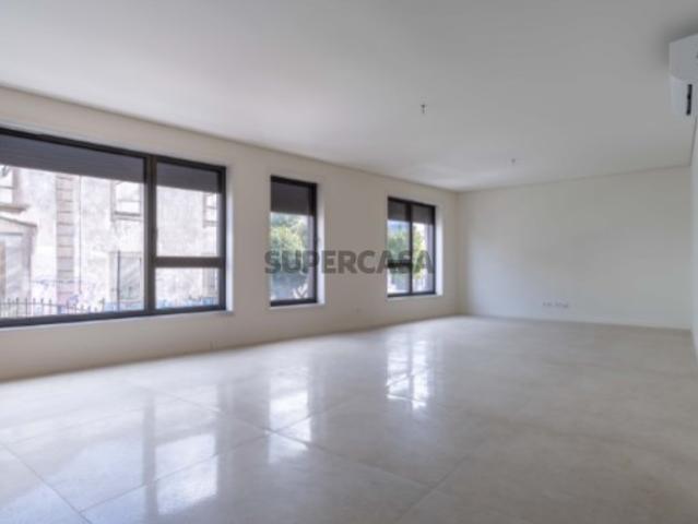 Apartamento T3 Novo com 2 Lugares de Garagem | Marquês, Porto