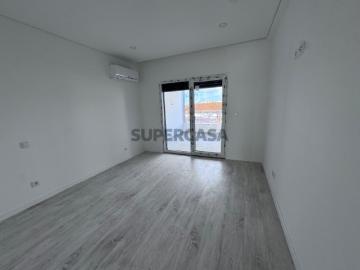 Apartamento T3 NOVO com 2 parqueamentos, Quinta da Ladeira