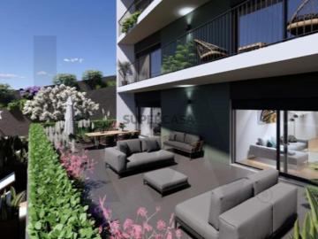 Apartamento T3 Novo com Terraço, Piscina Aquecida e Ginásio em Loures