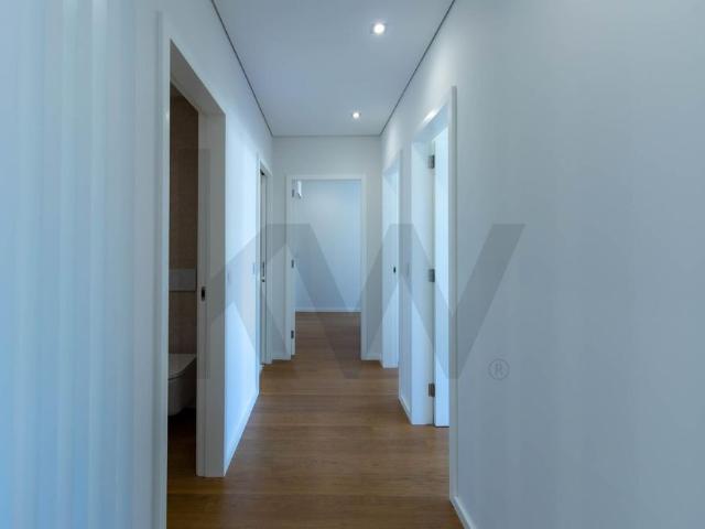 Apartamento T3 Novo com Varanda e Garagem em Canidelo, Vila Nova de Gaia