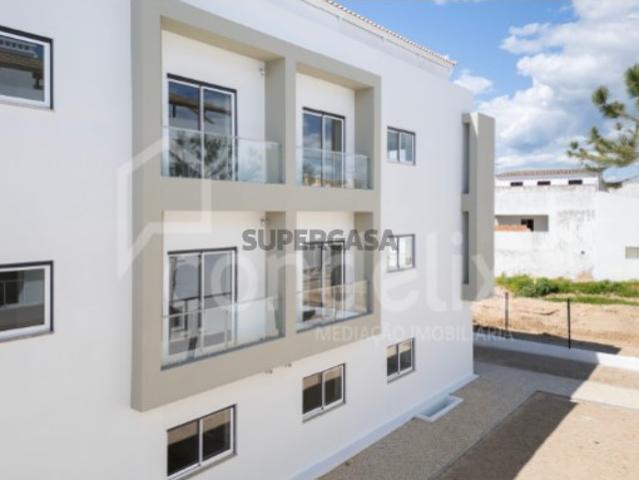 Apartamento T3 novo com varanda em Conceição e Cabanas de Tavira