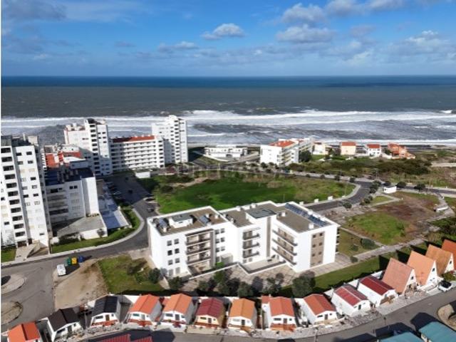 Apartamento T3, novo, com vista de mar, localizado em Santa Cruz