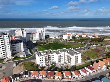 Apartamento T3, novo, com vista de mar, localizado em Santa Cruz