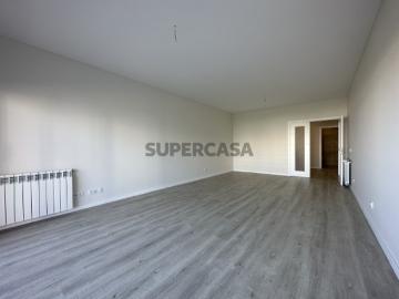 Apartamento T3 NOVO com vista MAR, excelentes acabamentos e ótima exposição solar 200 metros da praia Silveira