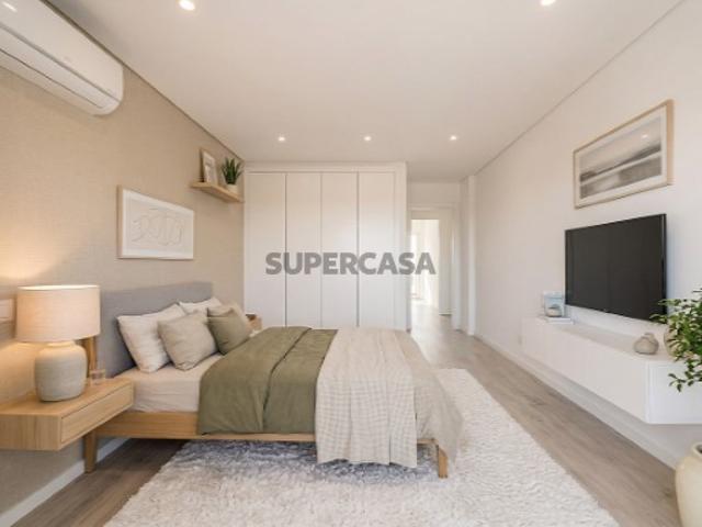 Apartamento T3 novo com elevador, 2 parqueamentos e arrecadação em condomínio privado em Paio Pires