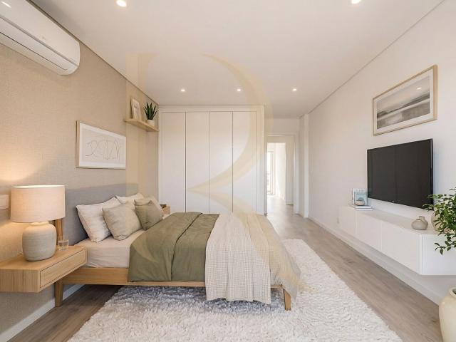 Apartamento T3 novo com elevador, 2 parqueamentos e arrecadação em condomínio privado em Paio Pires