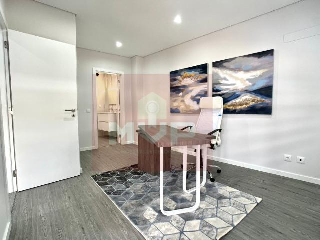 Apartamento T3 novo com estacionamento e piscina Olhão 0m² Quelfes