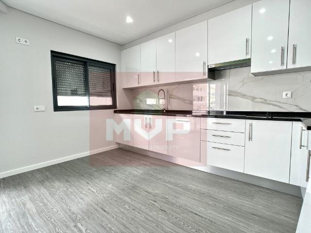 Apartamento T3 novo com estacionamento e piscina Olhão 0m² Quelfes