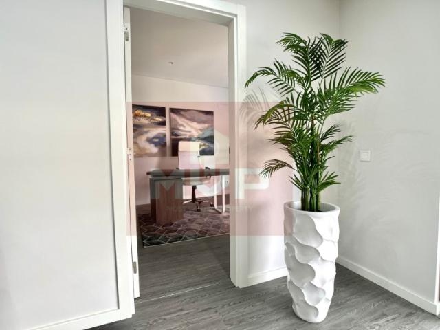 Apartamento T3 novo com estacionamento e piscina Olhão