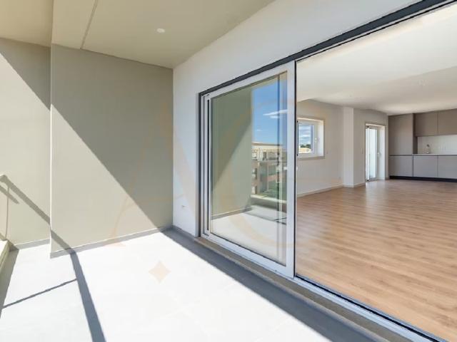 Apartamento T3 novo com Garagem e Piscina em Conceição de Tavira