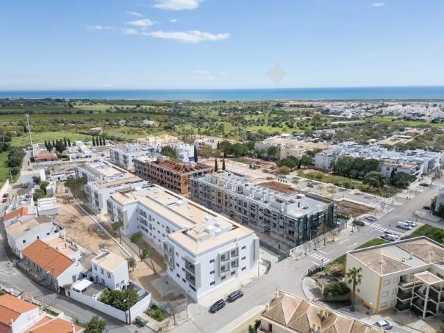Apartamento T3 novo com Garagem e Piscina em Conceição de Tavira