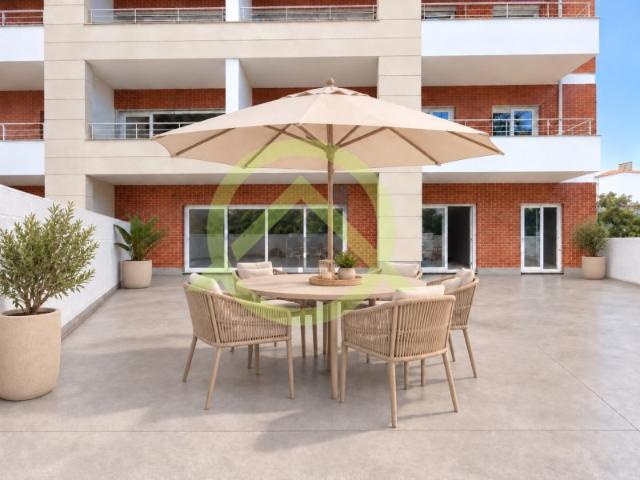 Apartamento T3 novo, com garagem fechada e 2 terraços