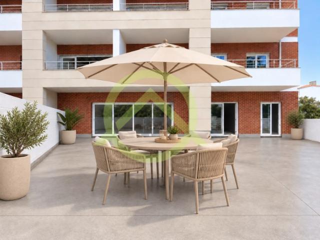 Apartamento T3 novo, com garagem fechada e 2 terraços