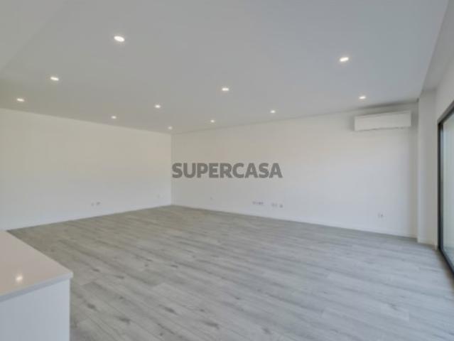 Apartamento T3 novo com parqueamento Montijo