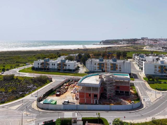 Apartamento T3 Novo com Piscina e Vista Mar situado em Lagos, Meia Praia