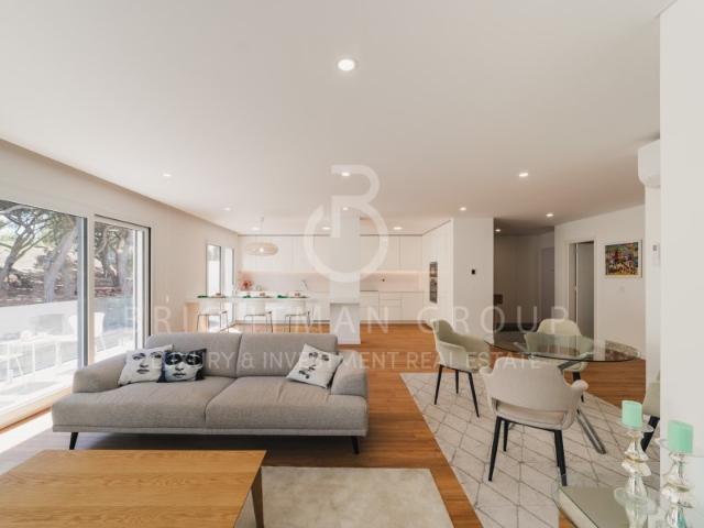 Apartamento T3 Novo e Mobilado no Monte Estoril | Terraço, Garagem e Vista Verde