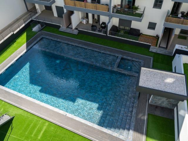 Apartamento T3 com Piscina em Olhão