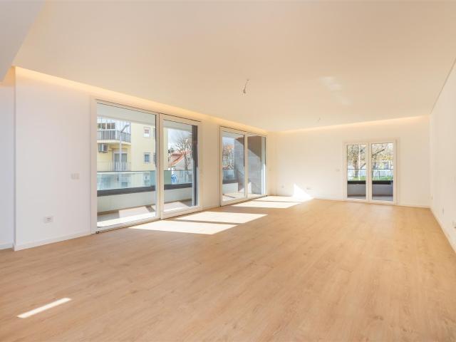 Apartamento T3 novo em Cascais ao lado do mar 160m² Carcavelos e Parede