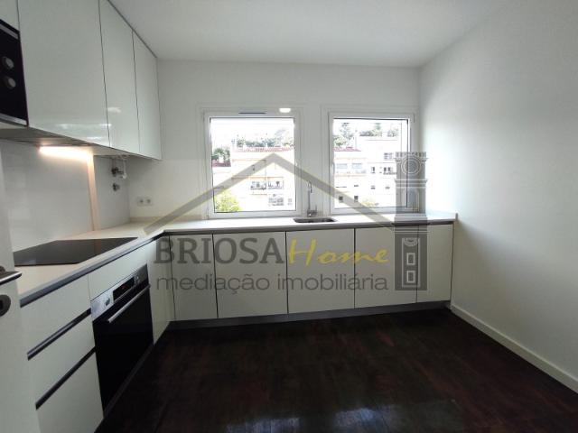Apartamento T3, novo, em Coimbra