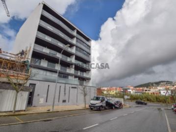 Apartamento T3 NOVO em Famões, Odivelas