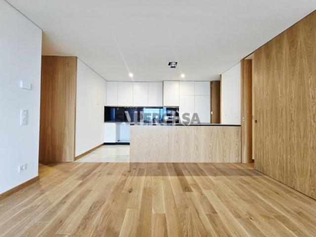 Apartamento T3 Novo Pronto a escriturar