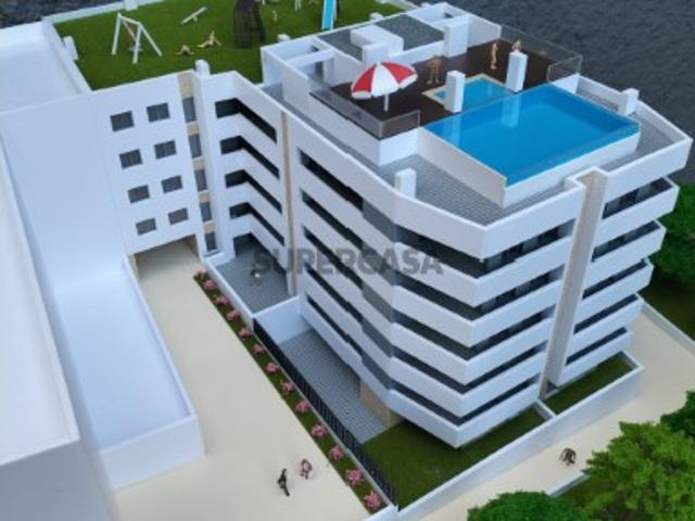 Apartamento T3, novo, varanda com churrasqueira e jardim  piscina e playground na cobertura do prédio, em Moreira da Maia