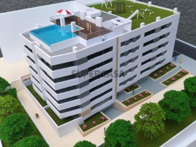 Apartamento T3, novo, varanda com churrasqueira  piscina e playground na cobertura do prédio, em Moreira da Maia