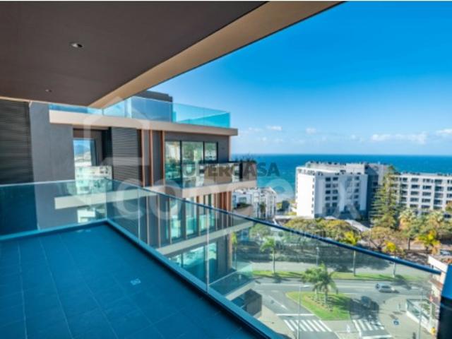Apartamento T3 novo, vista mar, na zona da Ajuda