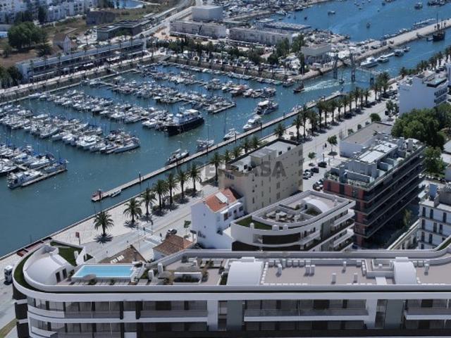 Apartamento T3 num condomínio de luxo com Spa e Jacuzzi na cobertura oferecendo deslumbrantes vistas sobre o mar