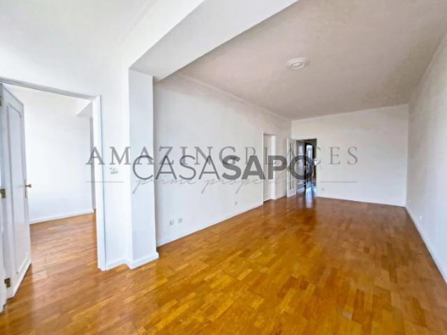 Apartamento T3 para alugar em Almada