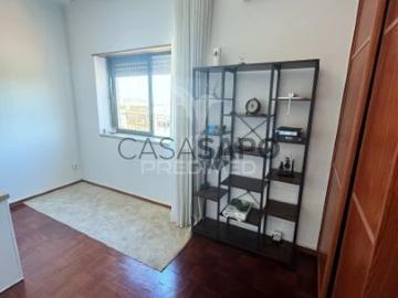Apartamento T3 para alugar em Almada