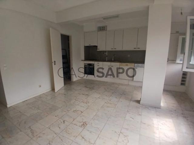 Apartamento T3 para alugar em Almada