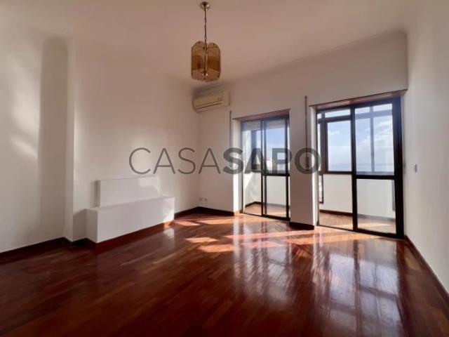 Apartamento T3 para alugar em Almada