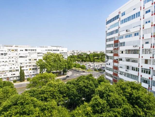 Apartamento T3 para alugar em Almada