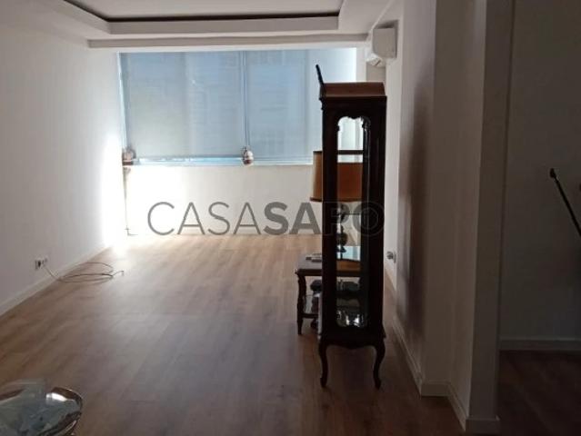 Apartamento T3 para alugar em Almada