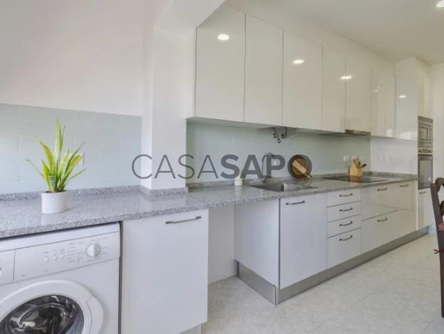 Apartamento T3 para alugar em Almada