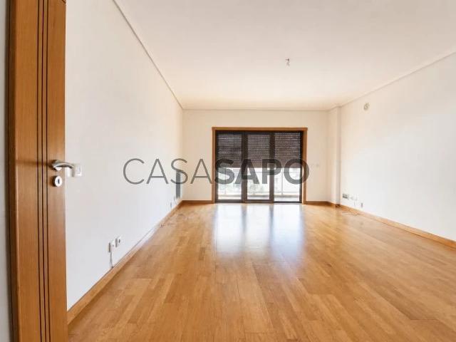 Apartamento T3 para alugar em Loures