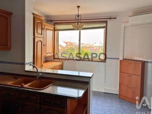 Apartamento T3 para alugar em Oliveira do Bairro