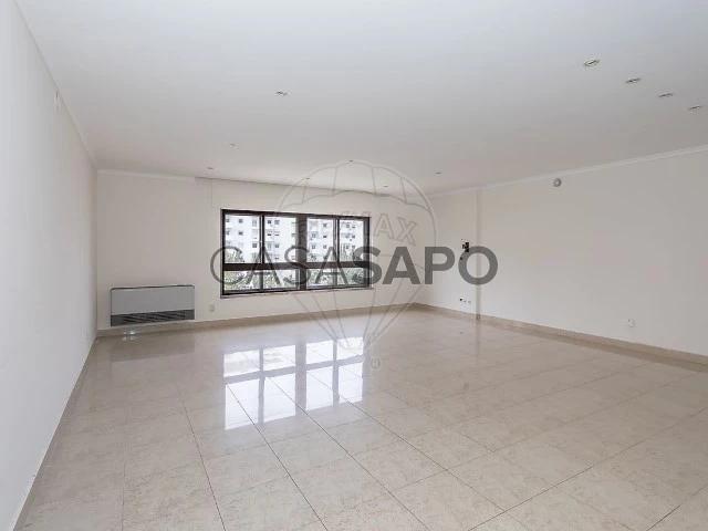 Apartamento T3 para alugar na Amadora