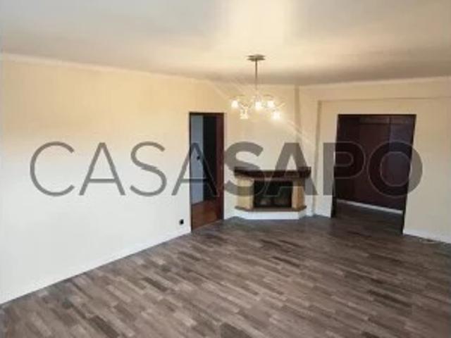 Apartamento T3 para alugar na Batalha