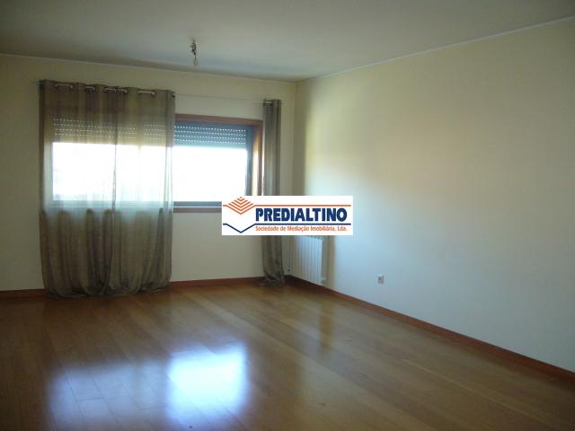 Apartamento T3 para arrendamento