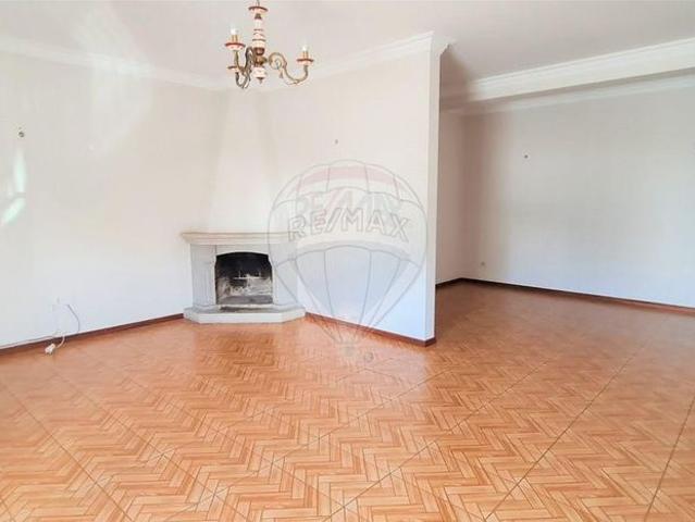 Apartamento T3 para arrendamento